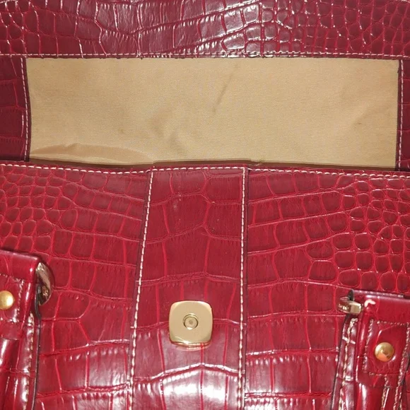 Liz Claiborne Burgundy Faux Croc Purse - Picture 3 of 6